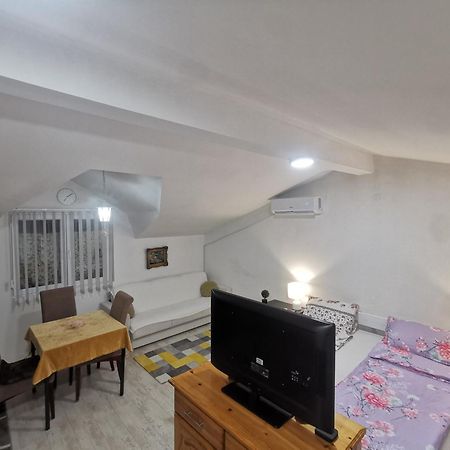 White Apartment Sarajevo - Free Parking Bagian luar foto