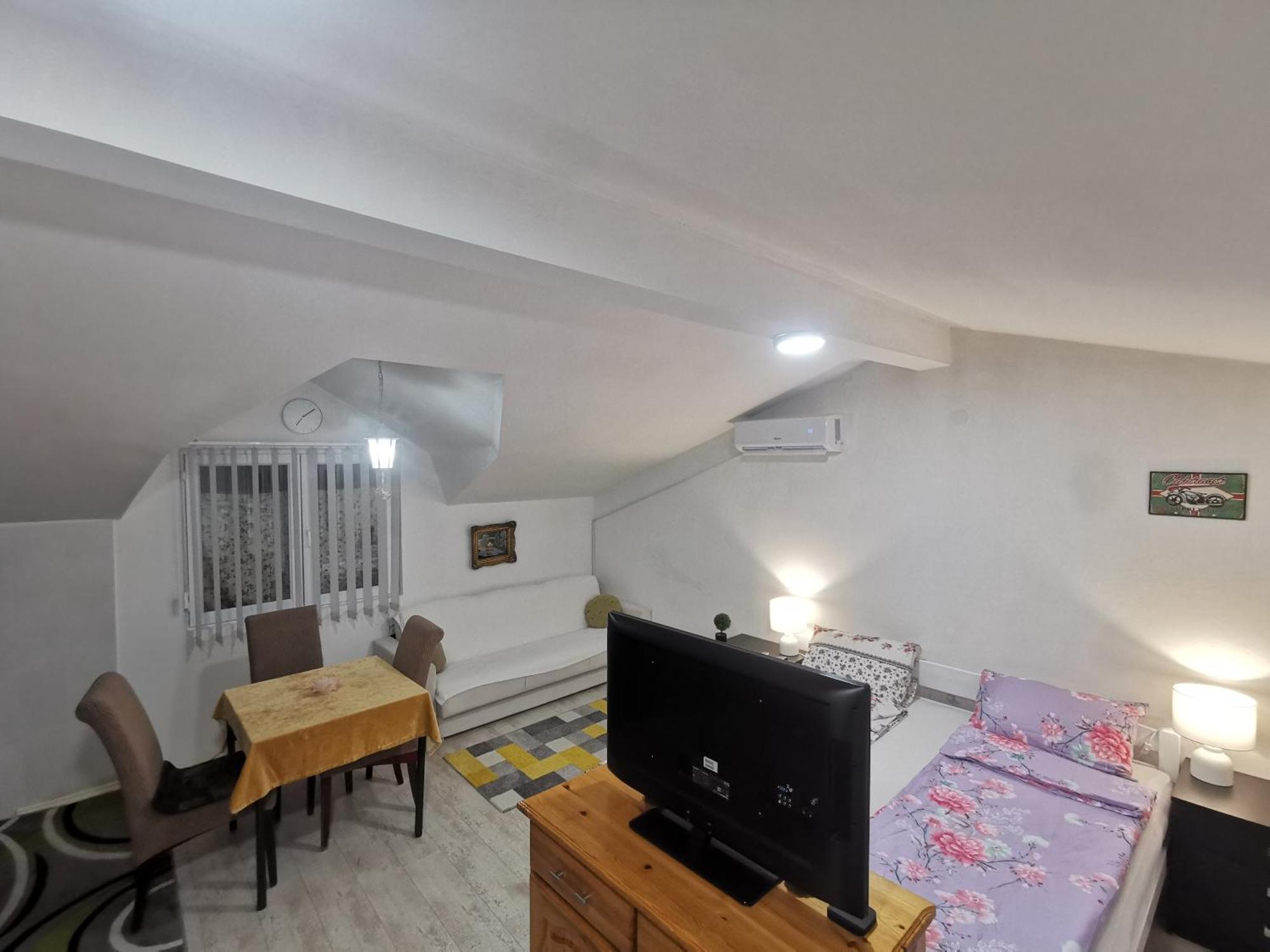 White Apartment Sarajevo - Free Parking Bagian luar foto