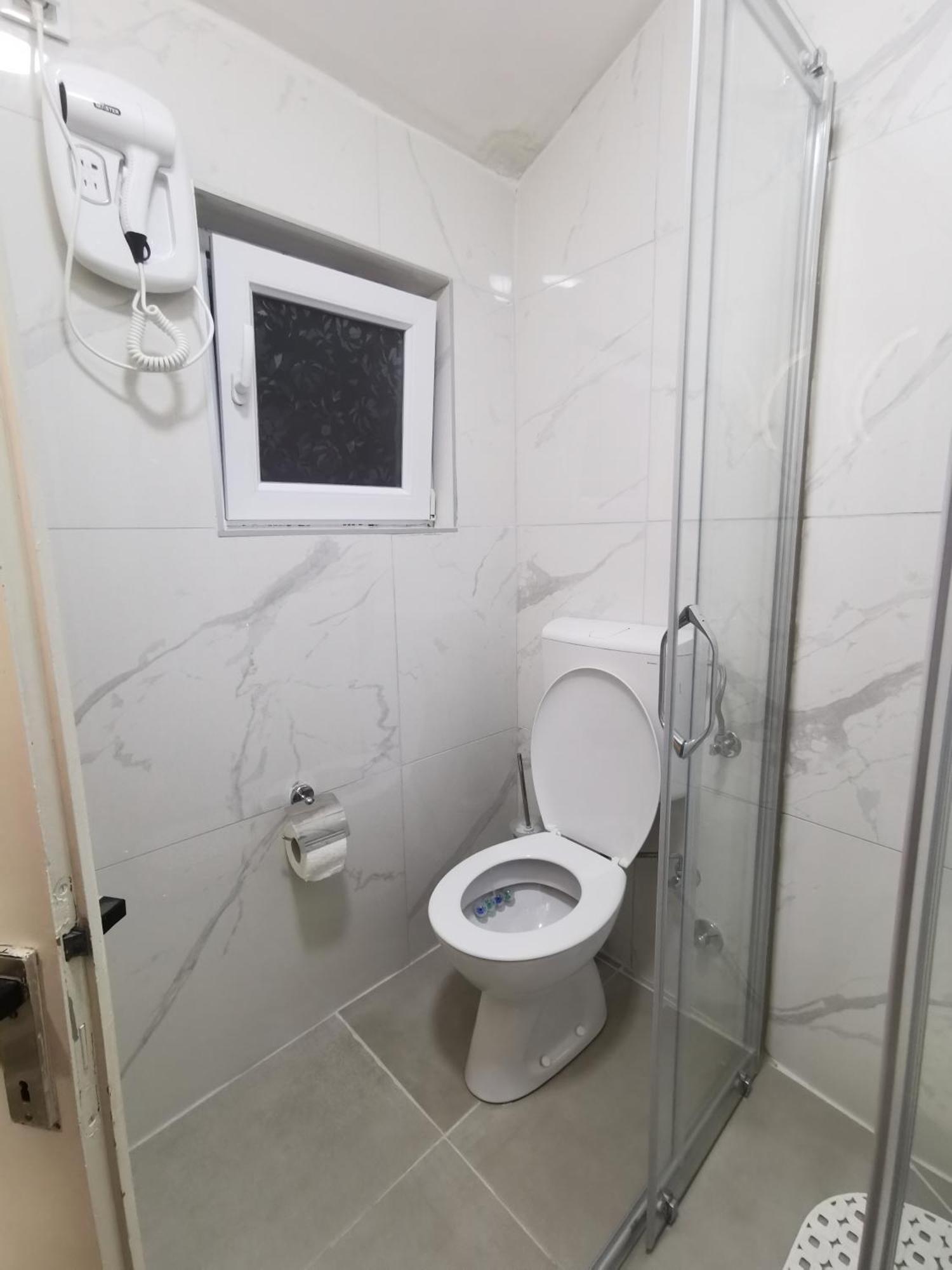 White Apartment Sarajevo - Free Parking Bagian luar foto