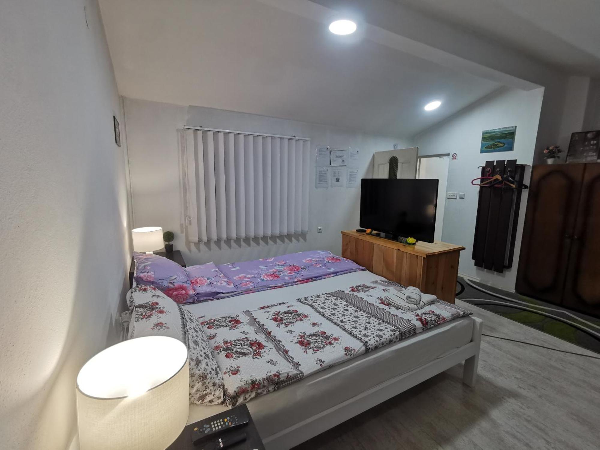 White Apartment Sarajevo - Free Parking Bagian luar foto