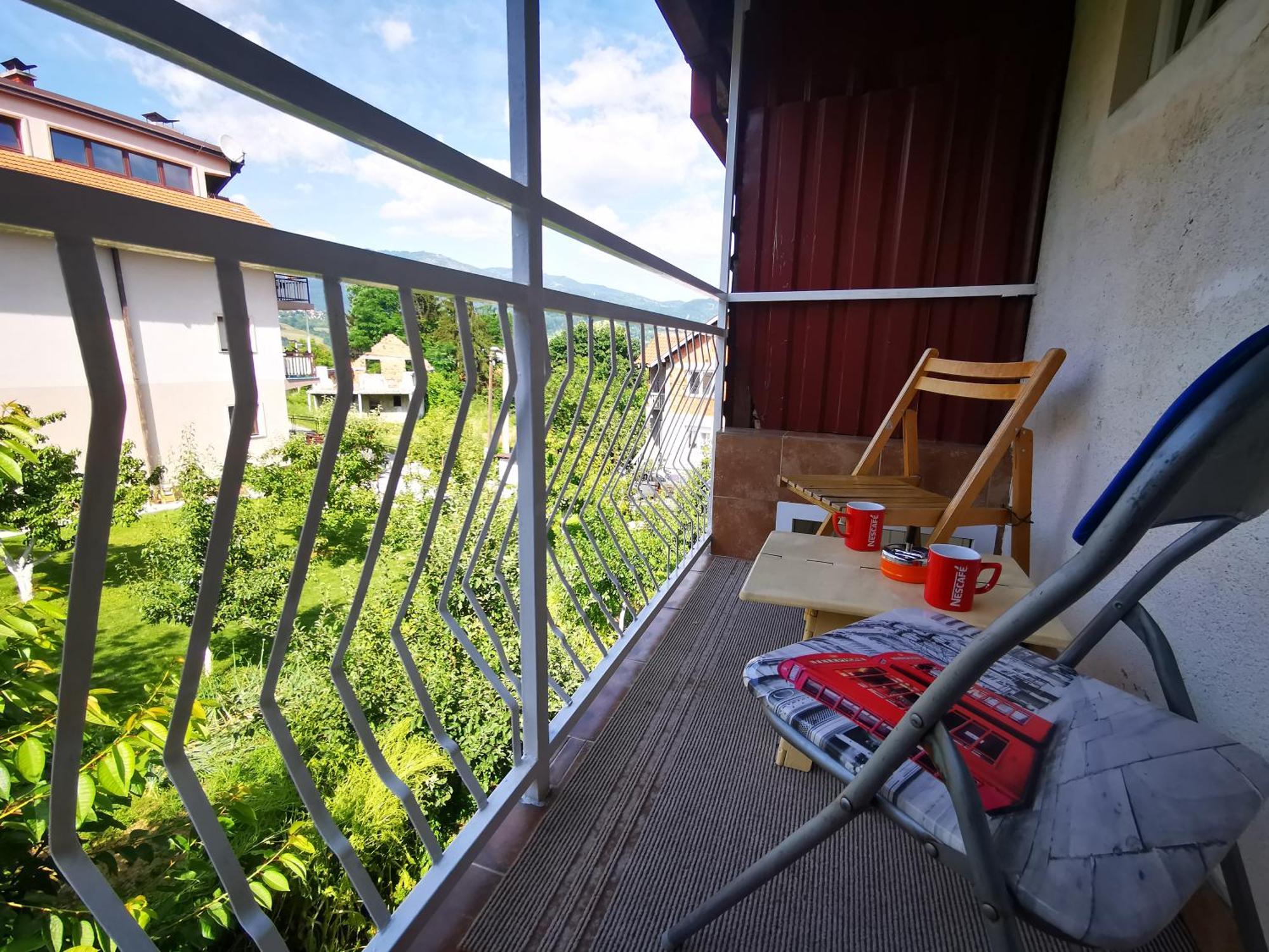 White Apartment Sarajevo - Free Parking Bagian luar foto